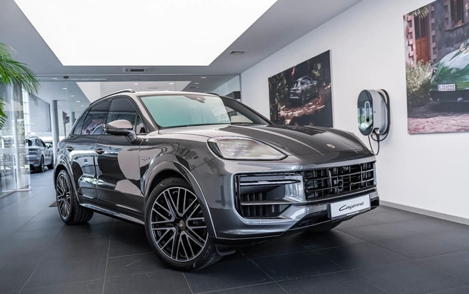 Porsche Cayenne cena 669429 przebieg: 10, rok produkcji 2024 z Sierpc małe 742